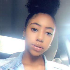 Meet your Posher, Hillary